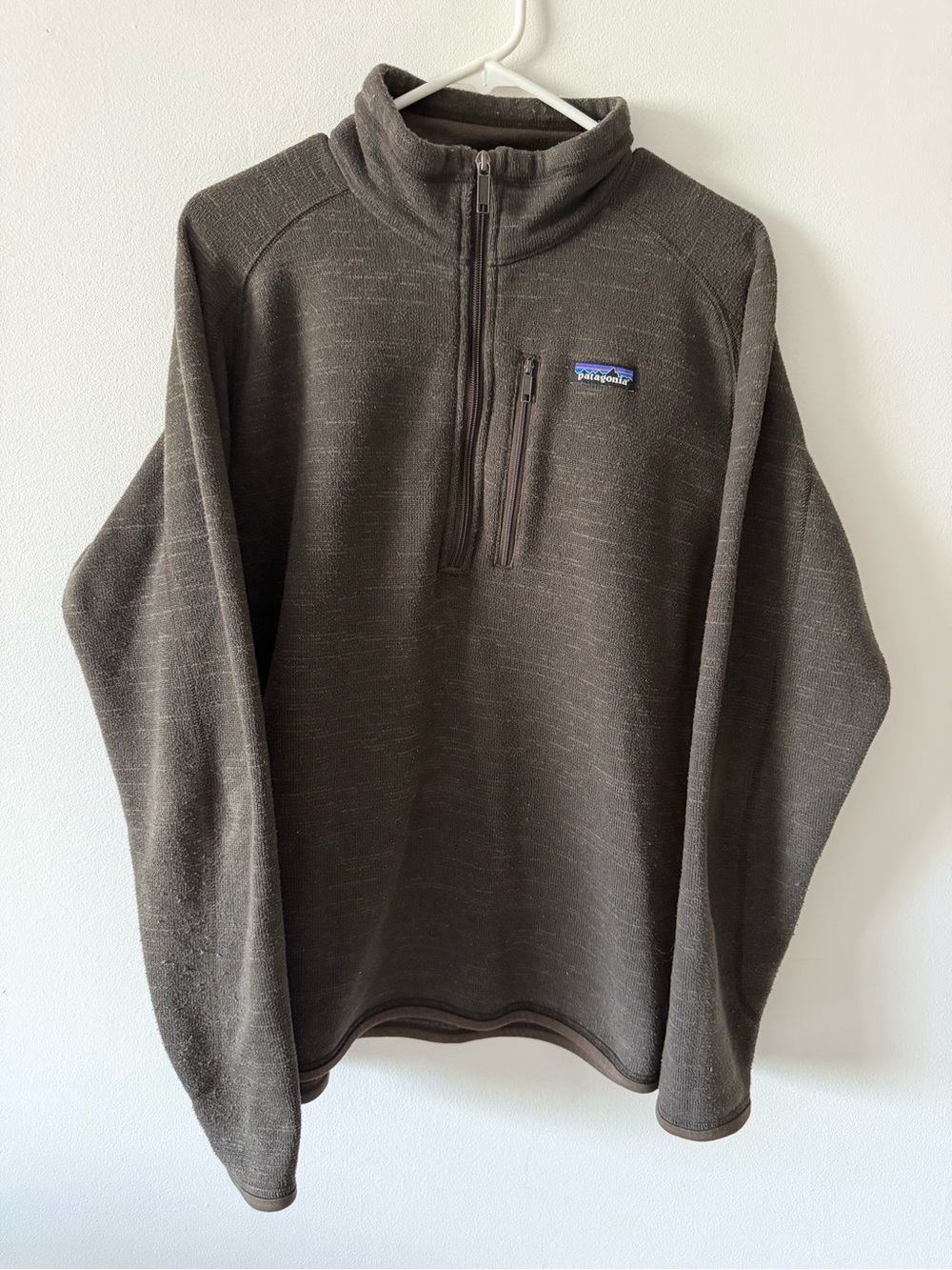 Patagonia Men's Dark Brown Quarter-Zip Fleece Pullover - Picture 1 of 6